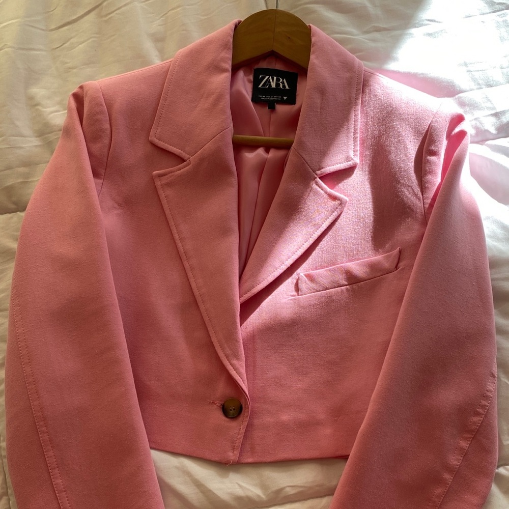 SOLD - Brand New Zara Cropped Pink Blazer Size M